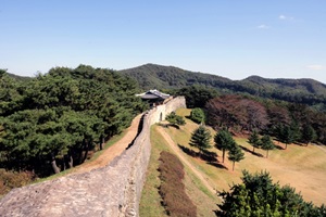 상당산을 감싸 안은 산성, 상당산성을 걷다,국내여행,음식정보